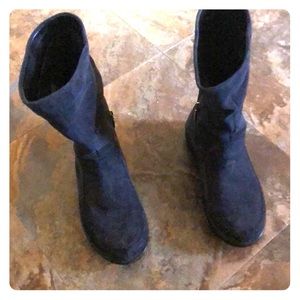 Navy blue fit flop boots
